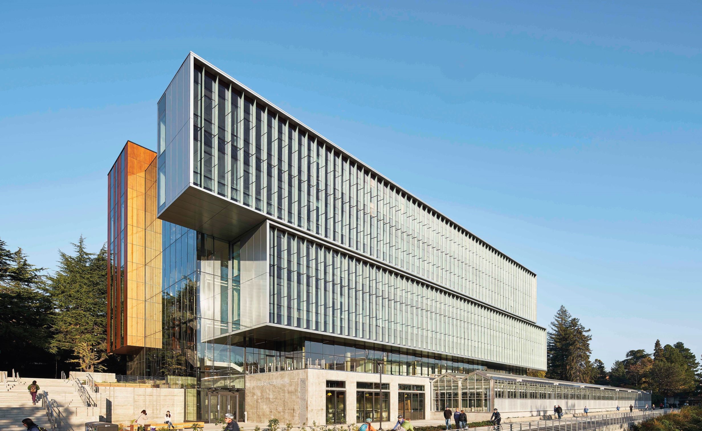 THE WORLD'S GREATEST ARCHITECTURE PROJECTS:  UNIVERSITY OF WASHINGTON, LIFE SCIENCES BUILDING 2020 最受矚目獲獎建築 - 創新永續的校園建築