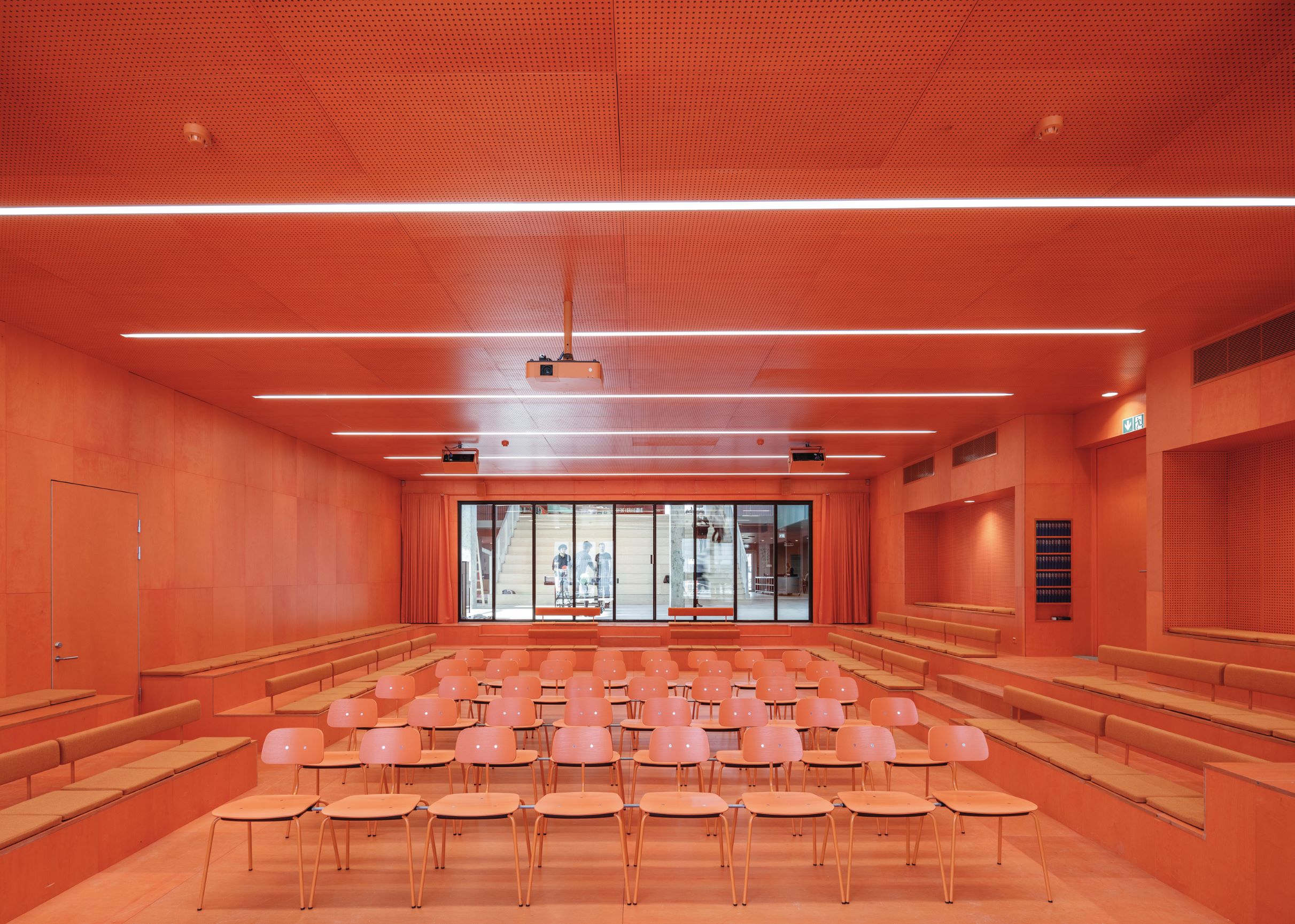 NEW MODERN SCHOOL BUILDINGS: ROSKILDE FESTIVAL FOLK HIGH SCHOOL 全球新摩登校園 - 五彩繽紛盒中盒