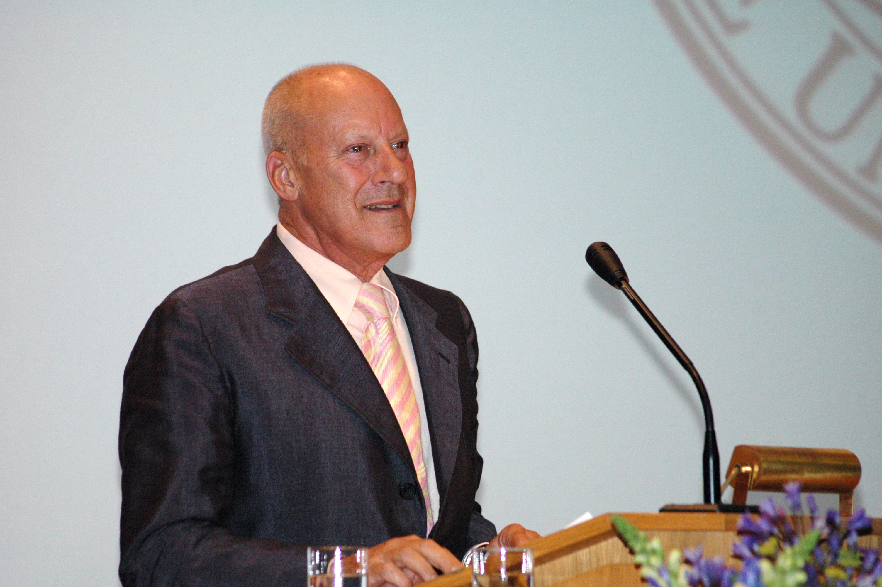 The Master Architect Redefining Skylines Norman Foster 重塑天際線的建築大師