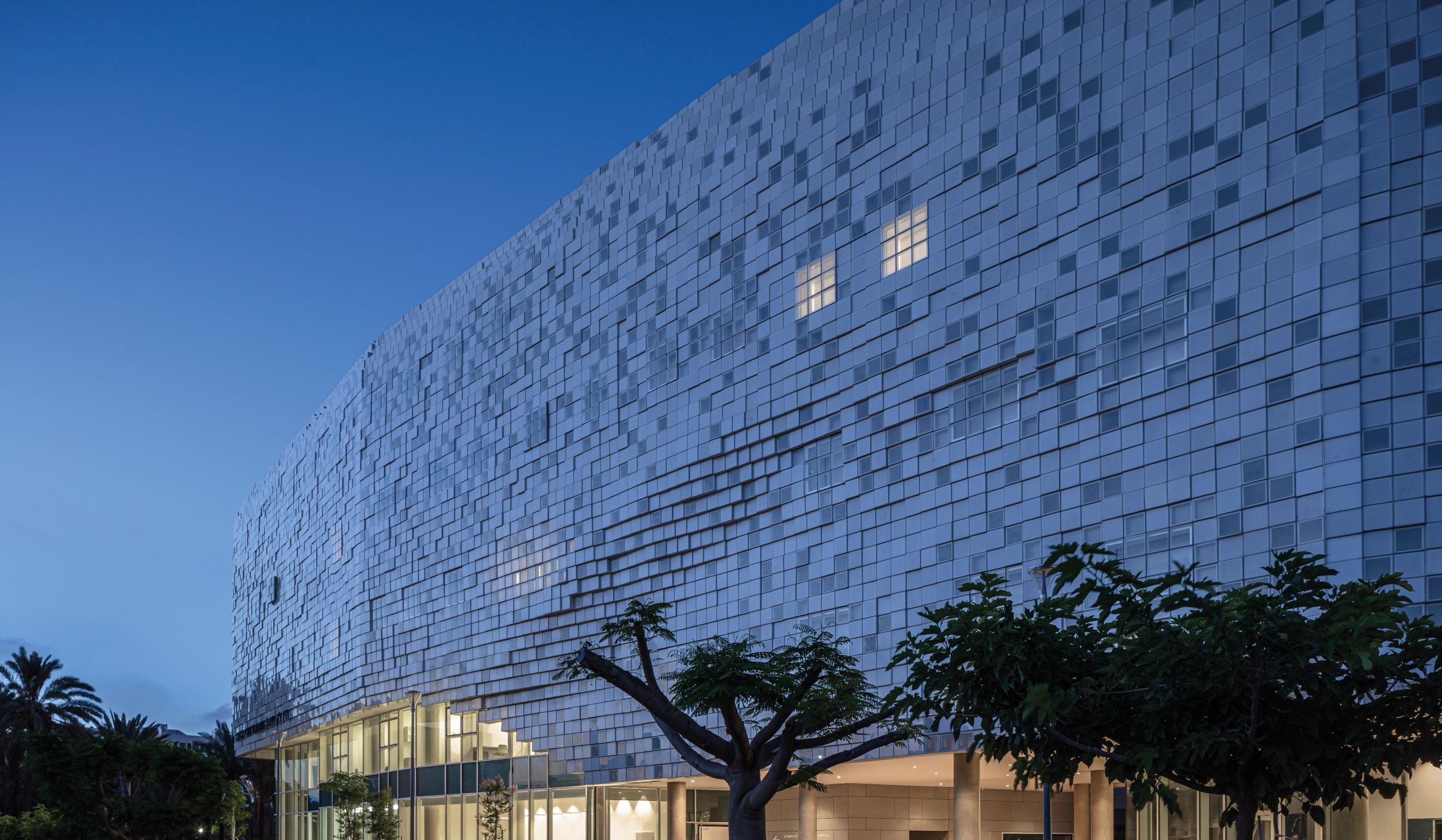 NEW MODERN SCHOOL BUILDINGS: CHECKPOINT BUILDING TEL AVIV UNIVERSITY 全球新摩登校園 - 將數位點陣化為實體建築