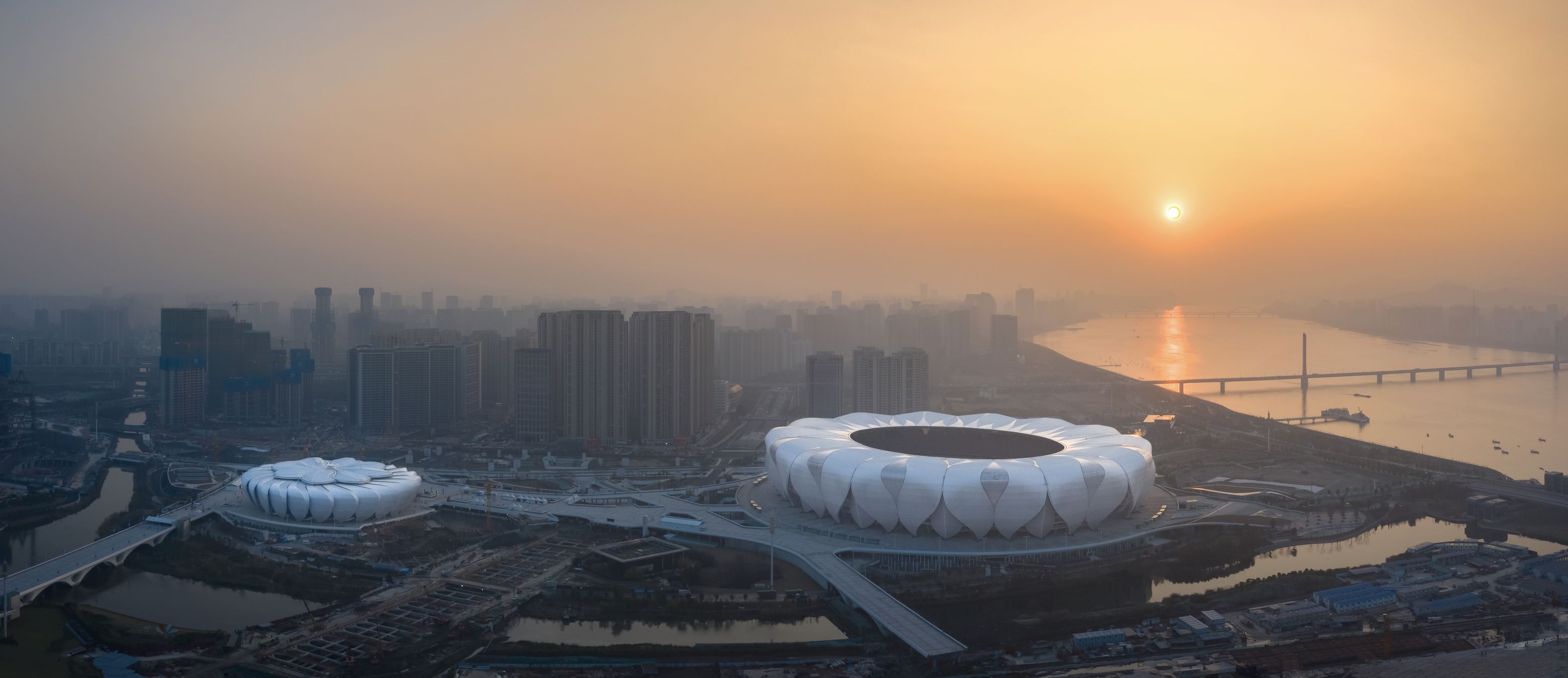 Next-Gen Stadiums: HANGZHOU OLYMPIC SPORTS CENTER 未來系體育場 - 以鋼骨花瓣組合出的體育場