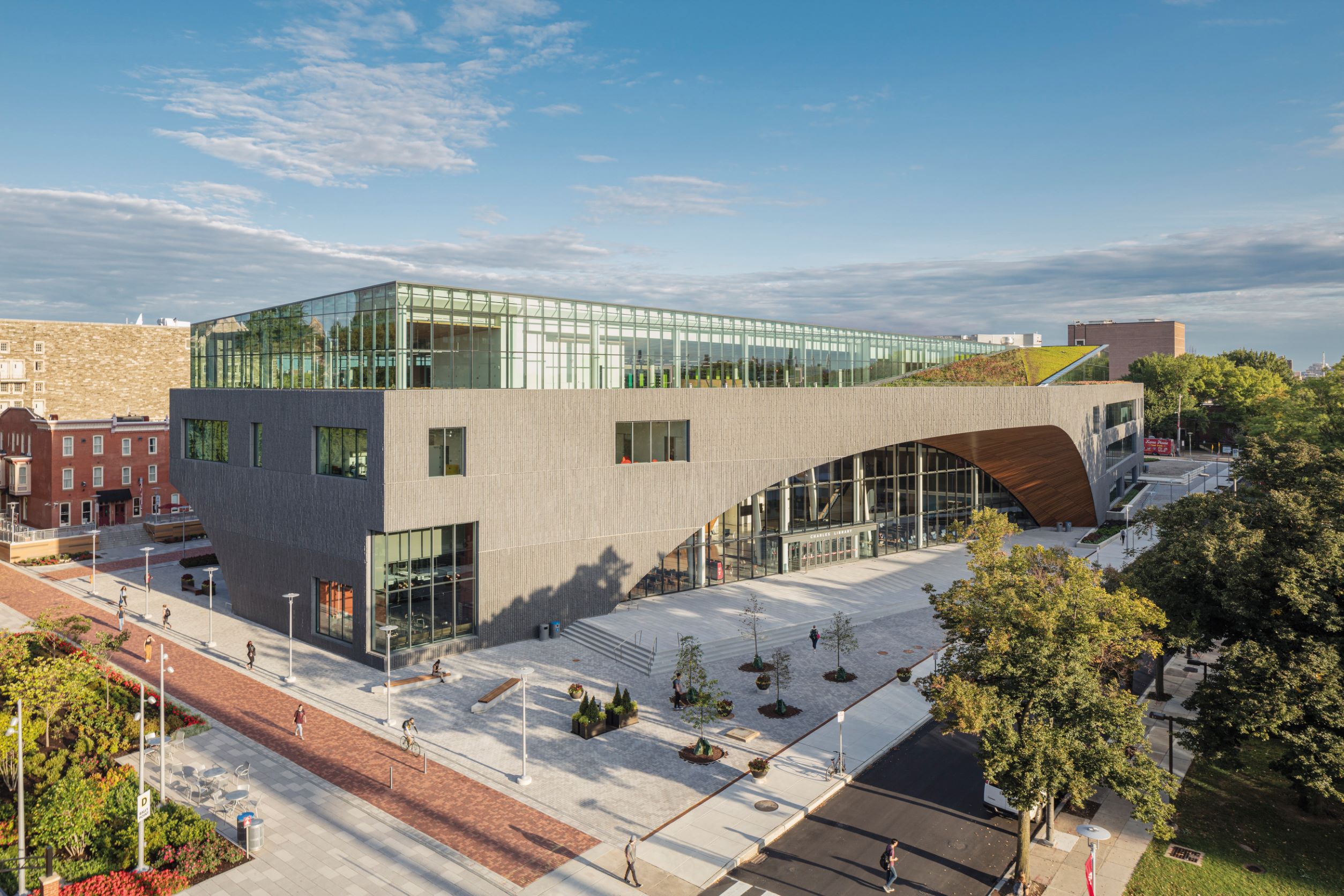 NEW MODERN SCHOOL BUILDINGS: CHARLES LIBRARY AT TEMPLE UNIVERSITY 全球新摩登校園 - 與綠意和天光共享閱讀