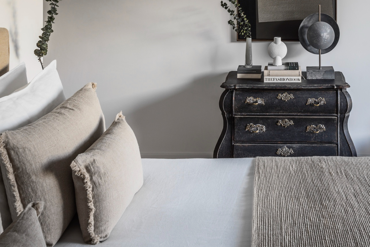 東方風復古櫃為簡約空間注入人文氣息與溫度。