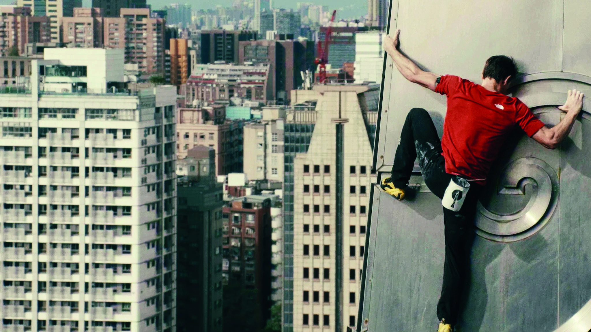 2026 年 Netflix 展現強大的技術野心，透過直播 Alex Honnold 攀登台北 101 等頂級賽事與紀實， 開拓全球體育直播的領先戰場。