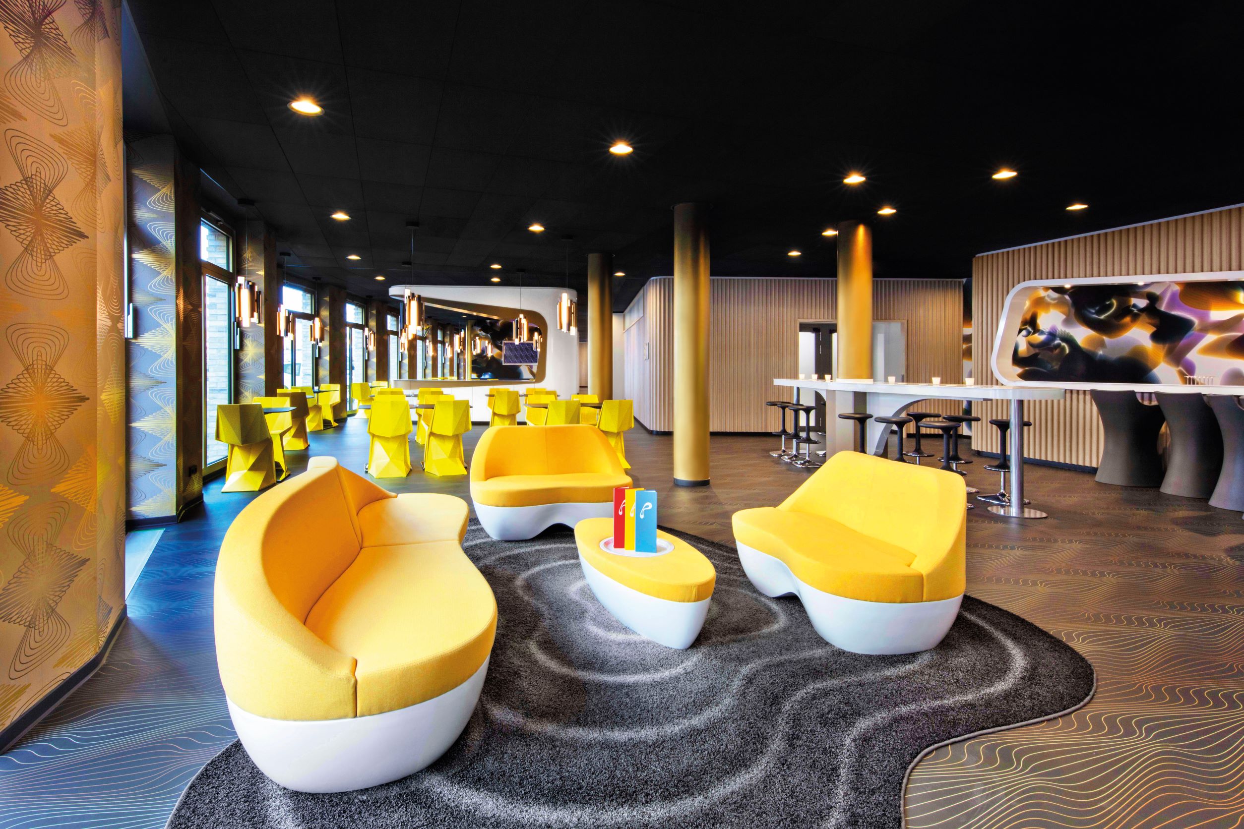 COLORFUL LIFE: PRIZEOTEL ERFURT-CITY 彩色建築 百變魅力 - 色彩大師 Karim Rashid 旅館新作