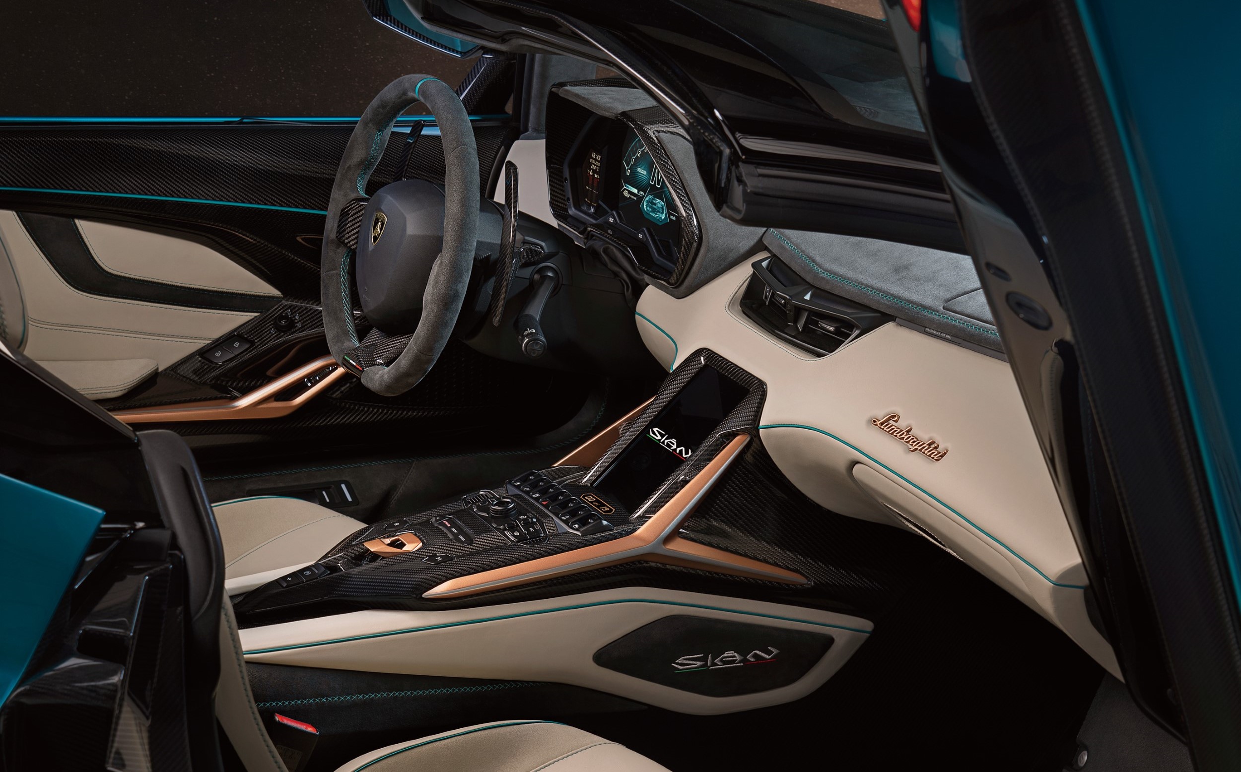 總數僅生產 63 輛的 Sián FKP 37，其中包括了 19 輛敞篷版本。