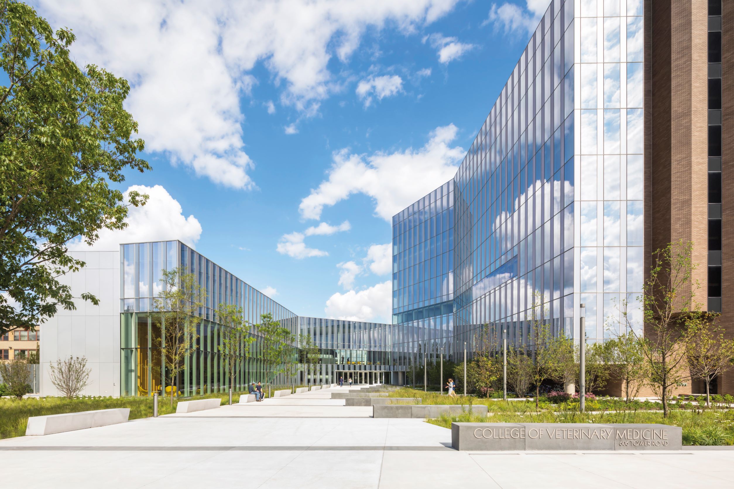 NEW MODERN SCHOOL BUILDINGS: CORNELL UNIVERSITY COLLEGE OF VETERINARY MEDICINE 全球新摩登校園 - 充滿連貫性的空間規劃